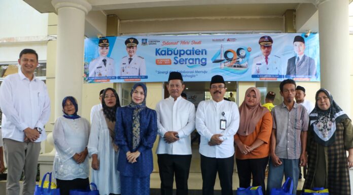 Kecamatan Padarincang Jadi Titik Pembagian 350 Paket Sembako Bupati Serang