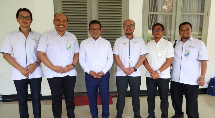 Gubernur Andra Soni: Pemprov Banten Siap Perluas Cakupan Perlindungan bagi Pekerja Informal