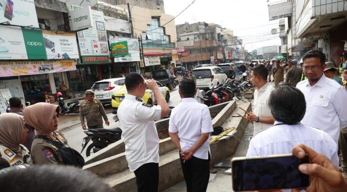 Pembangunan Frontage Flyover Unyur Dipantau Gubernur