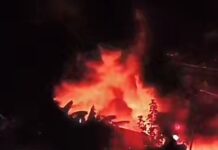 PMI Kota Cilegon Berikan Oksigen dan Bagikan Masker dalam Respon Kebakaran Lapak Ban di Panggung Rawi