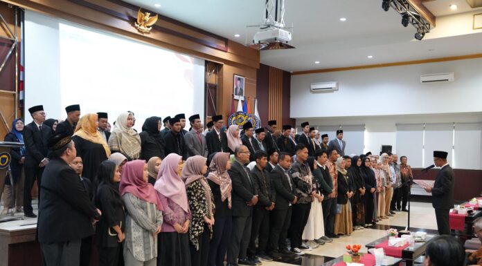 Rektor UNIBA Prof. Bambang Dwi Suseno Lantik 162 Pejabat Struktural Kampus