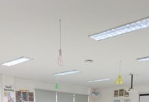 Di Tangsel, Gubernur Banten Andra Soni Ambil Rapor Anak ke Sekolah