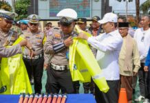 Jelang Nataru, Wagub Dimyati Pimpin Apel Operasi Lilin di Markas Polda Banten