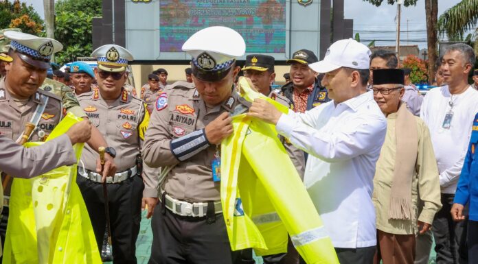 Jelang Nataru, Wagub Dimyati Pimpin Apel Operasi Lilin di Markas Polda Banten