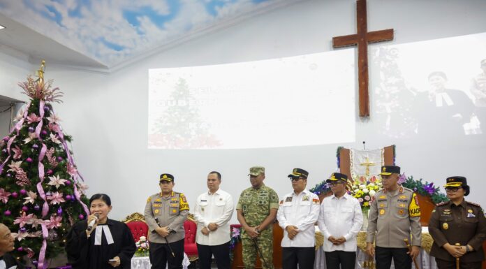 Gubernur Banten Tinjau Malam Natal di 3 Gereja Kota Serang