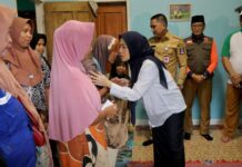 Bupati Serang Takziah ke Korban Banjir Meninggal Dunia di Padarincang