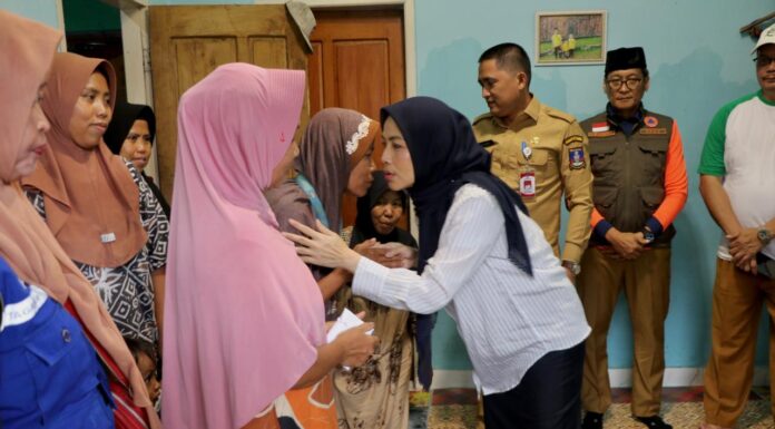 Bupati Serang Takziah ke Korban Banjir Meninggal Dunia di Padarincang