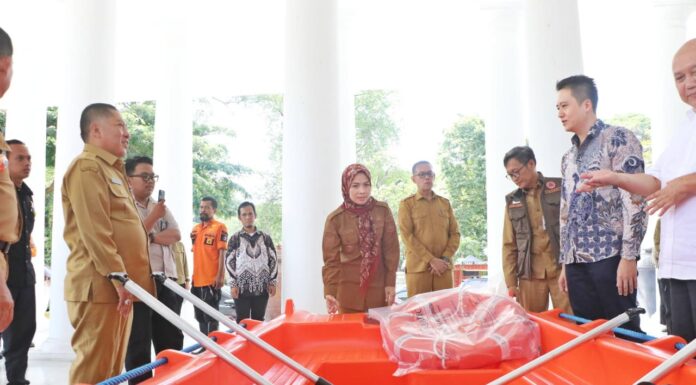 AQUATEC PT Gani Arta Dwitunggal Sumbang 5 Rescue Boat untuk Siaga Tanggap Darurat Banjir di Kabupaten Serang