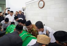 Tokoh Pendiri Banten H. Tryana Sjam’un Tutup Usia, Gubernur Banten Ikut Takziyah
