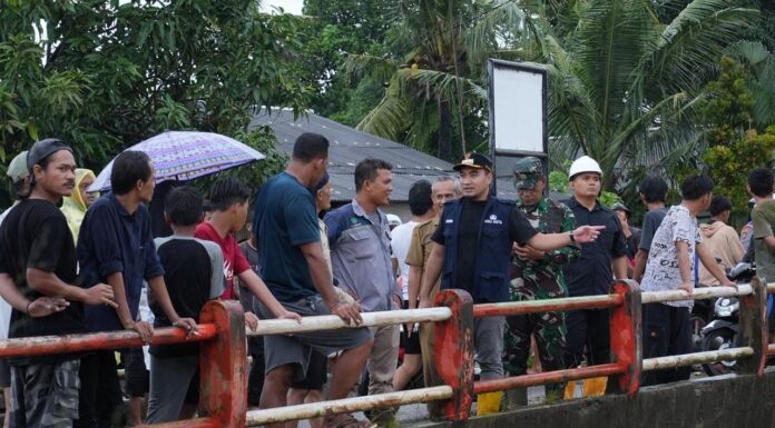 Walikota Robinsar Susuri Banjir di Kranggot Hingga Kecamatan Jombang