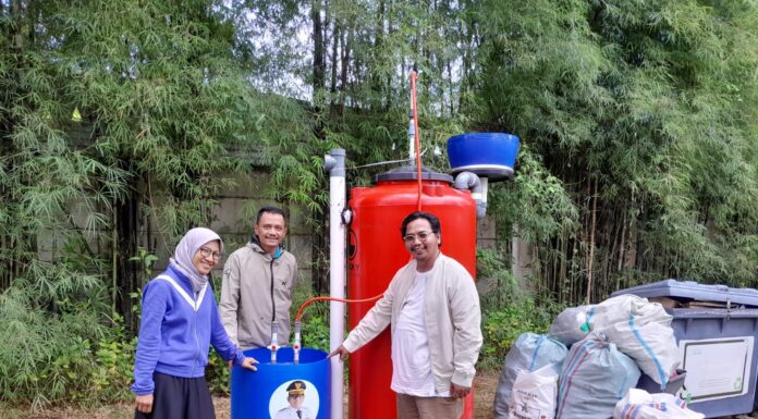 Banksasuci Foundatio dapat Bantuan Fasilitas Pengolah Sampah Organik dari Gubernur Banten