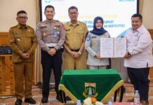 Gubernur Andra Soni Targetkan Tindak Lanjut Layanan Samsat dan Sekolah Gratis Tuntas dalam Sebulan