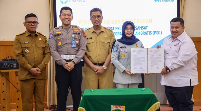 Gubernur Andra Soni Targetkan Tindak Lanjut Layanan Samsat dan Sekolah Gratis Tuntas dalam Sebulan