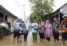 Korban Banjir di Kibin Dapat Bantuan Sembako dari Diskominfo Kabupaten Serang