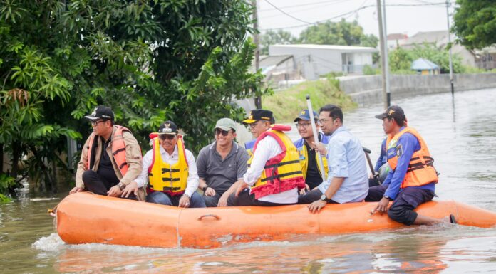 Gubernur Banten Tinjau Lokasi Banjir di Kecamatan Periuk Tangerang