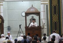 Tarawih Perdana, Wali Kota Cilegon Salat di Masjid Agung Nurul Ikhlas