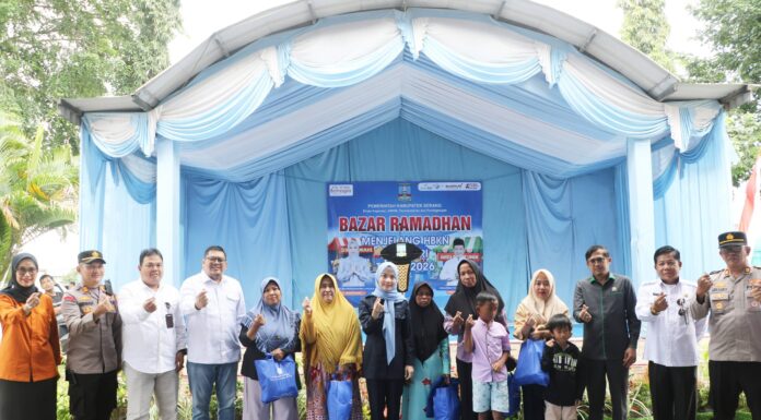 Bazar Ramadan BPR Serang Bagikan Paket Sembako