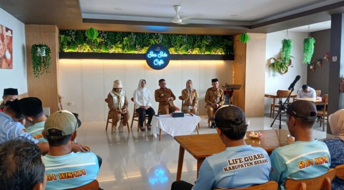 Jelang Libur Lebaran, Gubernur Banten dan Ratu Zakiyah Bahas Kesiapan Wisata di Anyer