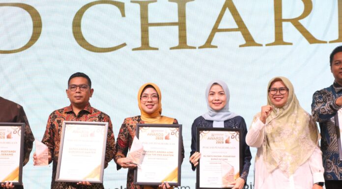 Pokja Wartawan Ekbispar Banten Beri Penghargaan pada Bupati Serang Ratu Zakiyah