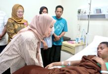 Bupati Serang Kunjungi Kediaman Rumah Warga yang Ambrol di Ciruas