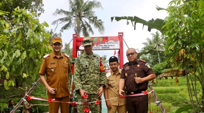 TNI Launching 200 Titik Jembatan Garuda, Salah Satunya di Kampung Mayak Baros