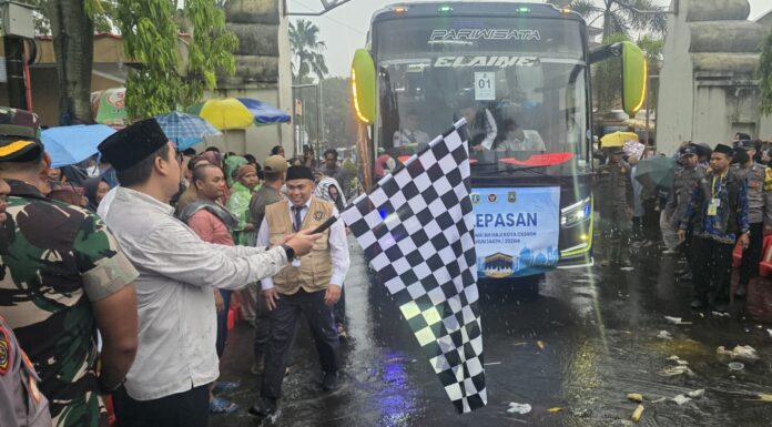 Wali Kota Cilegon Lepas 393 Jamaah Haji Kloter 11