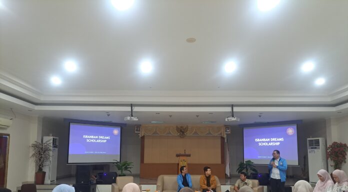 Gandeng Isbanban Foundation, DKM Baitul Choir Bea Cukai Merak Salurkan Beasiswa Pendidikan