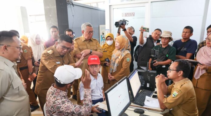 Program Sekolah Gratis Andra Soni Dongkrak Minat Siswa ke Sekolah Swasta