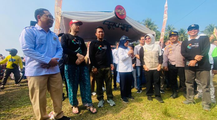 Tasyakuran Ruwat Laut Carita Curi Perhatian Wisatawan Manca Negara