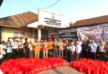 Bank Banten Salurkan Bantuan bagi Pihak Terdampak Kebakaran TPA Jatiwaringin di Kabupaten Tangerang