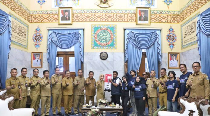 Bupati Serang Ratu Zakiyah Apresiasi Komunitas Musik Jalanan, Beri Motivasi Berkarya dan Berinovasi