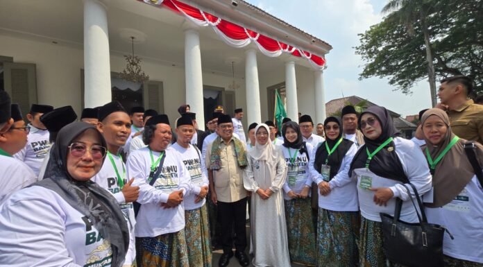 Andra Soni Lepas Rombongan PWNU Banten Menuju Muktamar ke-35 di Jombang