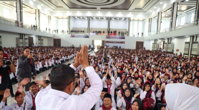 Gubernur Banten Berikan Motivasi pada 4.966 Mahasiswa Baru Uniba